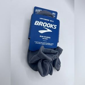 Brooks Socks 3-pairs grey run-in-sock size M 7-9.5